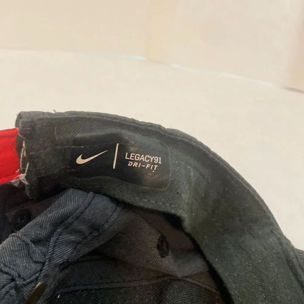 Nike‎ Golf Dri-Fit Legacy 91 baseball cap hat Gray Red Strap